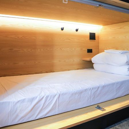 The Capsule Hotel Сидней Экстерьер фото